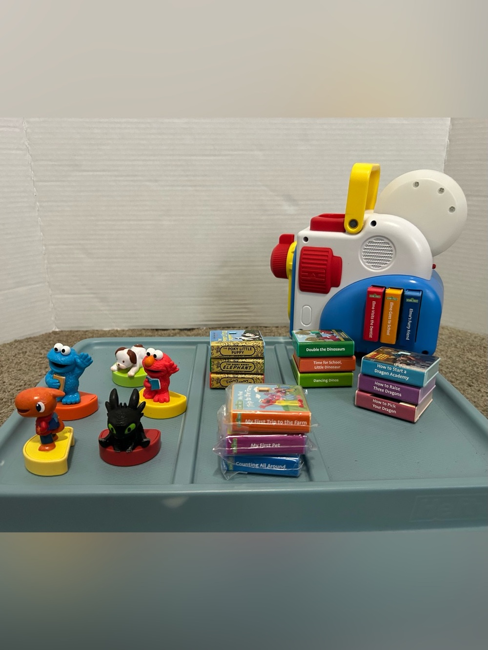 Little Tikes Blue Story Dream Machine 15 stories 5 characters nightlight sound - Picture 9 of 10